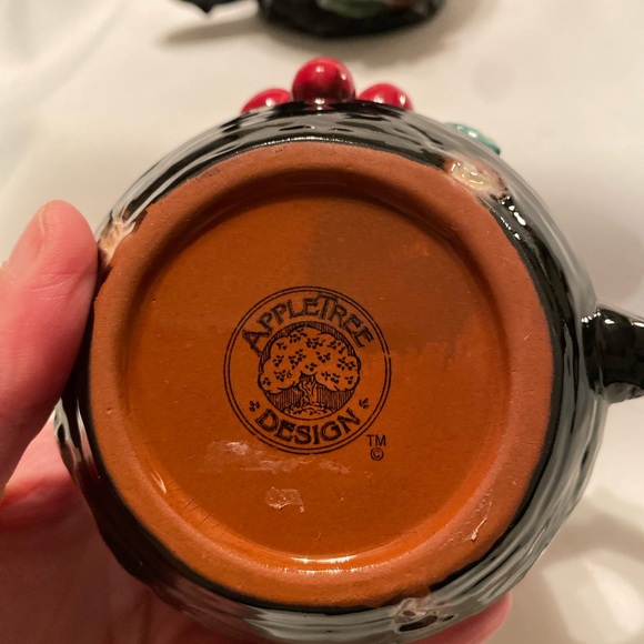 NWOT Gorgeous RARE Apple Tree Design Set of 2 Cherry Tree Mugs Teacups - Picture 5 of 7